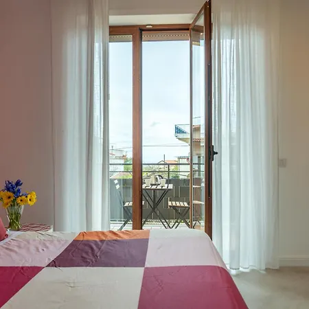 Mythos House Nocleg ze śniadaniem 3*